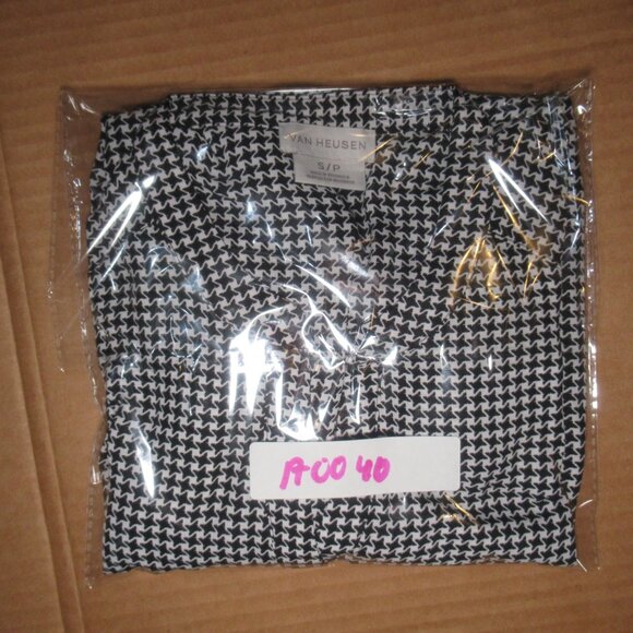 Van Heusen Black & White Houndstooth Blouse Sz S – 3/4 Sleeve Button Front - Picture 10 of 10